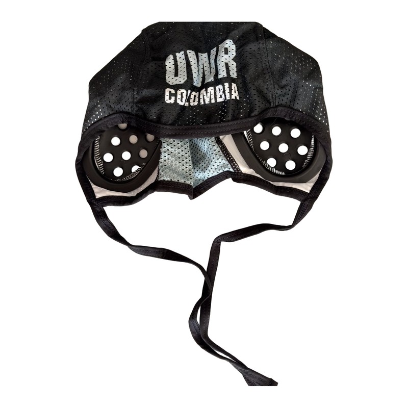 Gorro negro UWR Colombia vista frontal